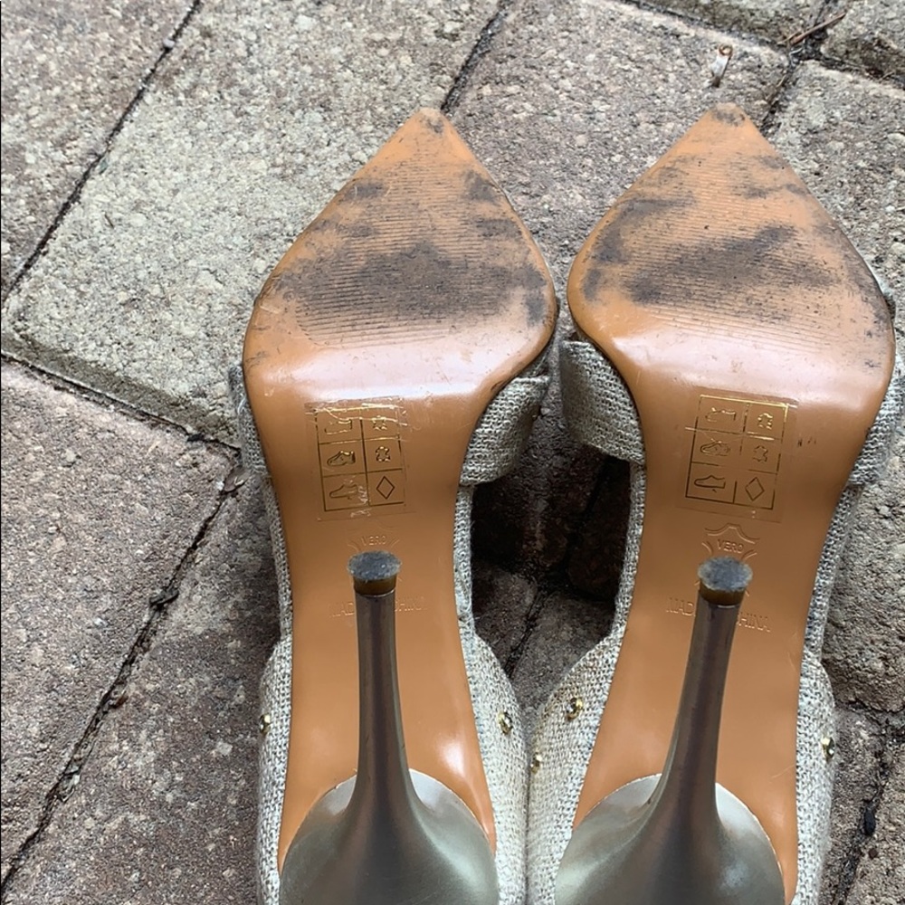 Pretty gold beige heels. - Picture 4 of 8
